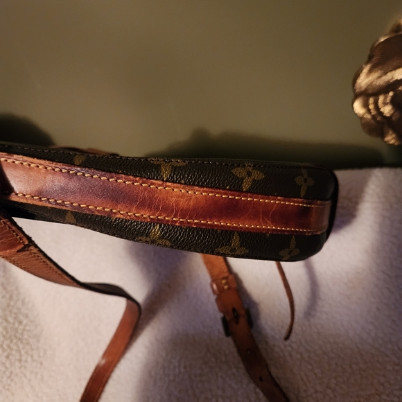 LV Chantilly shoulder/crossbody - Picture 10 of 12